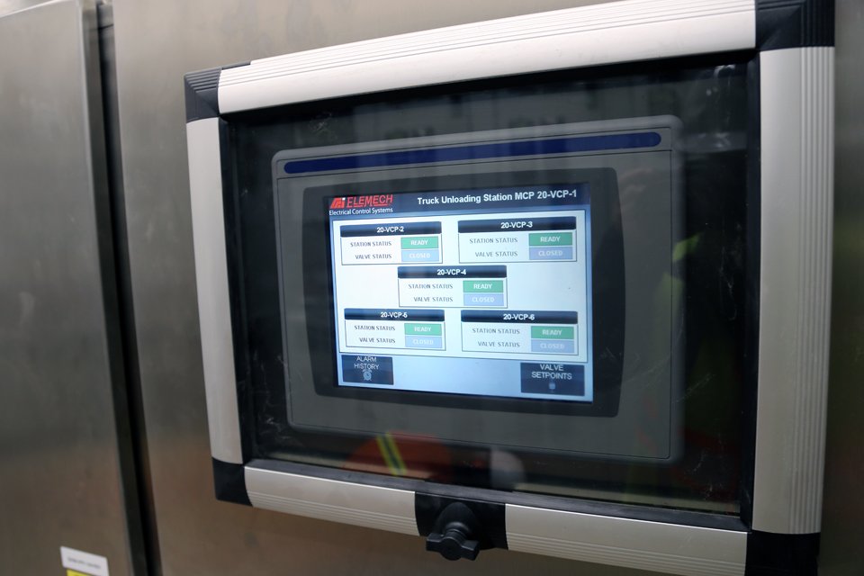We custom build high perfomance HMIs for our control panels.